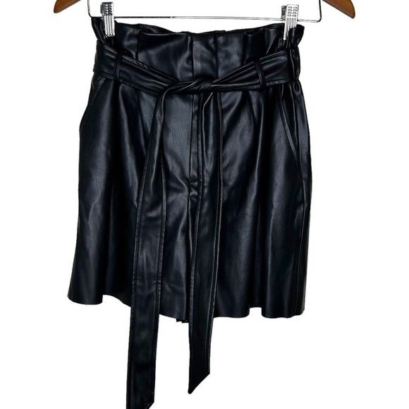 Zara Faux Leather Paper Bag Tie Waist Shorts - Picture 4 of 13